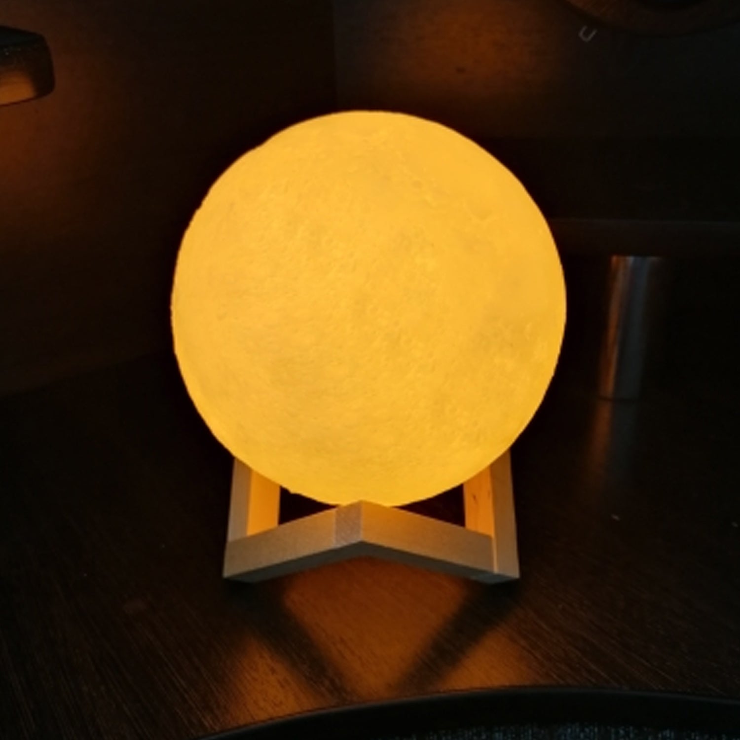 Rechargeable Moon Lamp with Touch Control Rechargeable Moon Lamp with Touch Control